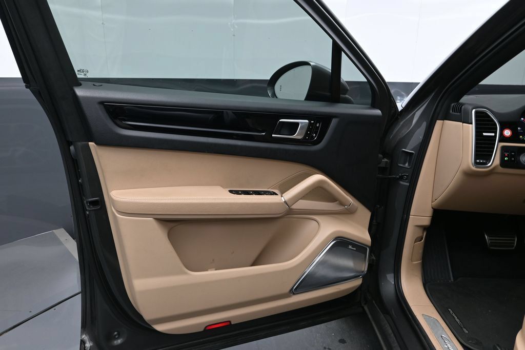 Certified 2021 Porsche Cayenne S AWD/4WD image 8