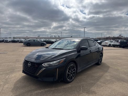 Certified 2025 Nissan Sentra SR w/ SR Premium Package image 8