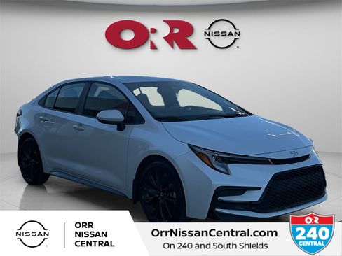 Used 2024 Toyota Corolla SE image 3