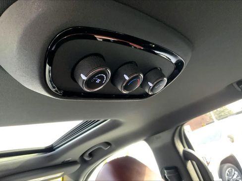 Used 2025 Dodge Durango R/T image 34