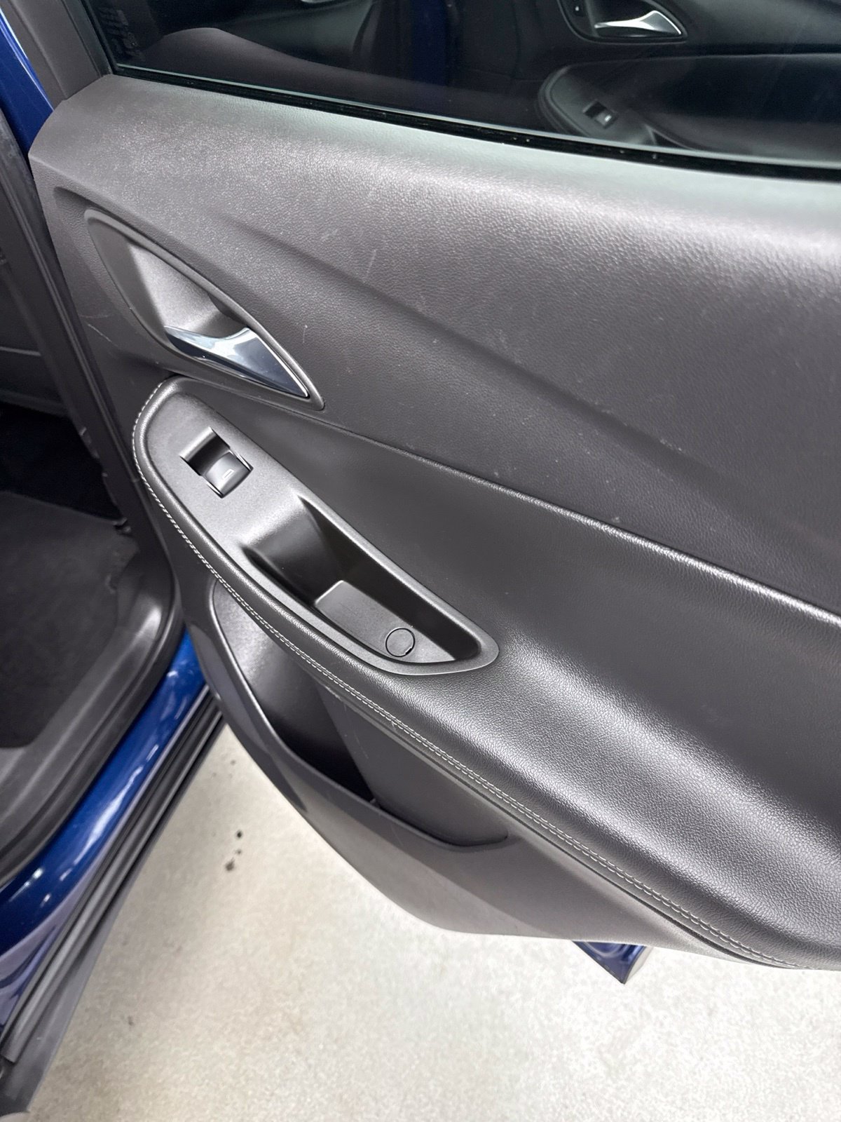 Used 2023 Buick Encore GX Select FWD image 32