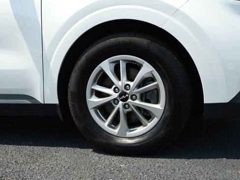 Used 2023 Kia Carnival LX FWD image 5