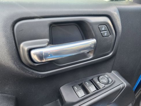 Used 2022 Chevrolet Silverado 1500 Custom Trail Boss image 25