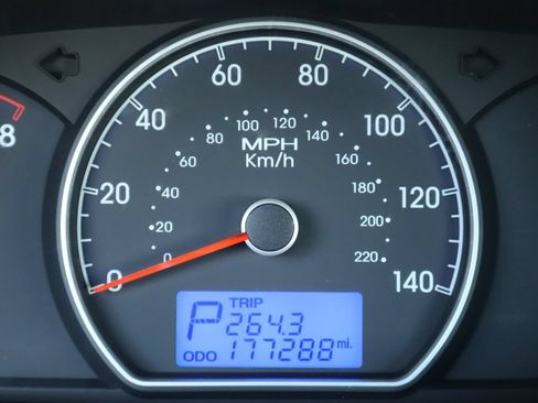 Used 2010 Hyundai Elantra SE FWD image 44