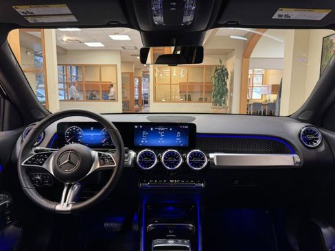 Certified 2025 Mercedes-Benz GLB 250 image 7