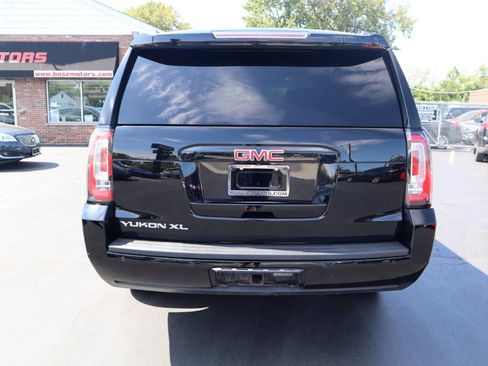 Used 2016 GMC Yukon XL SLT w/ Open Road Package AWD/4WD image 4