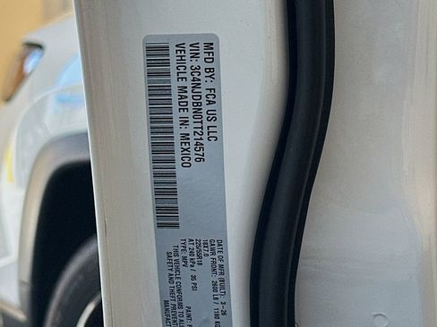 New 2026 Jeep Compass Latitude image 32