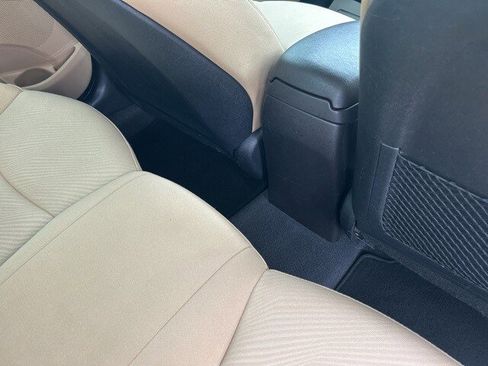 Used 2013 Hyundai Elantra GLS w/ Preferred Pkg image 11