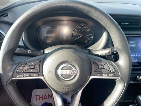 Used 2023 Nissan Kicks SV image 12
