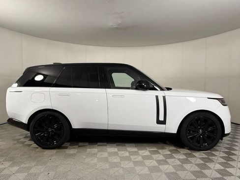 Used 2025 Land Rover Range Rover SE AWD/4WD image 11