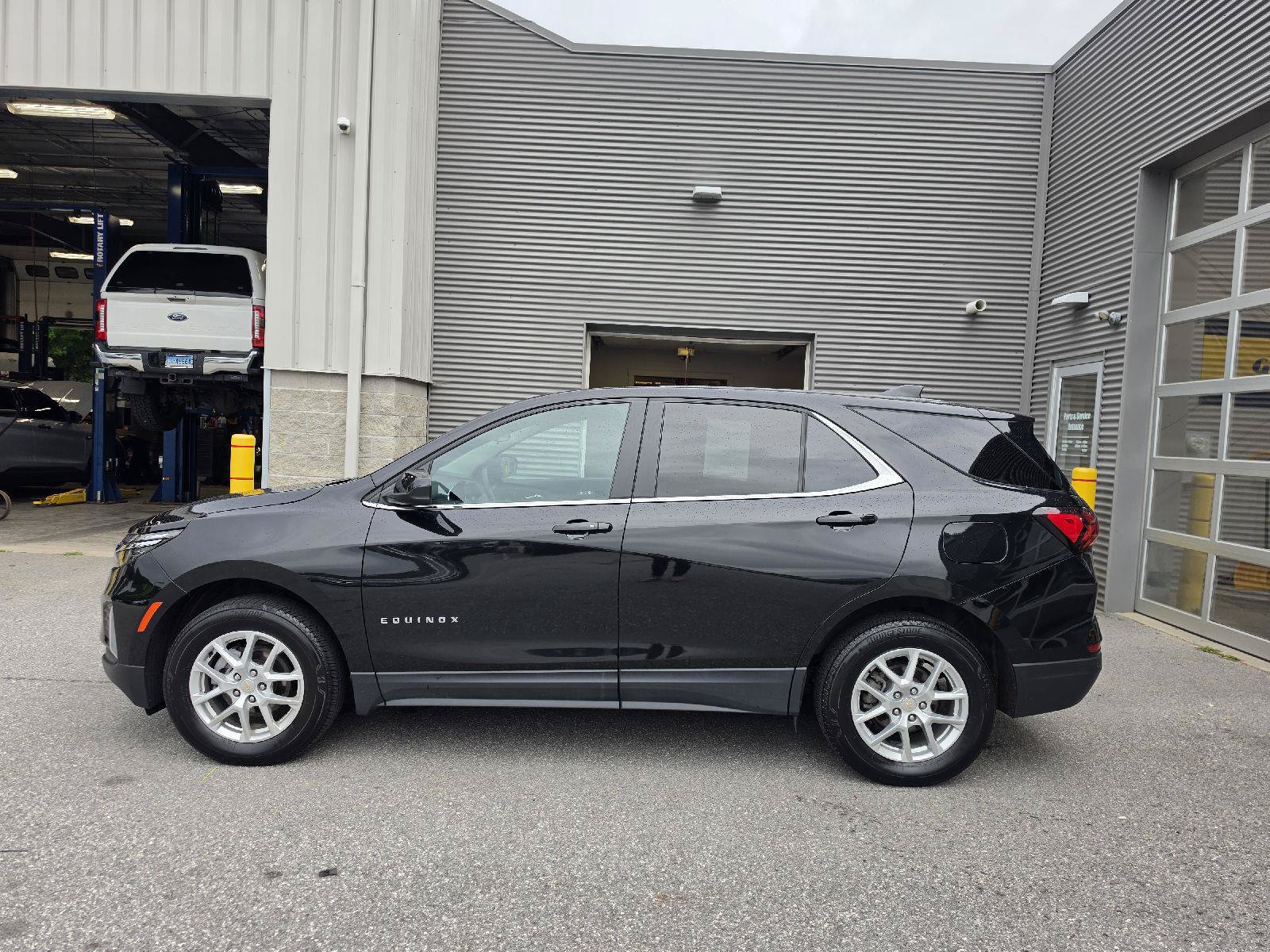 Used 2024 Chevrolet Equinox LT AWD/4WD image 5