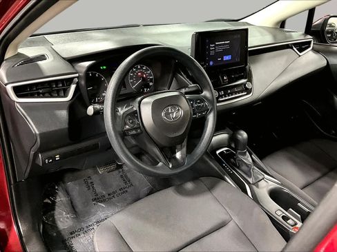 Used 2025 Toyota Corolla LE FWD image 18