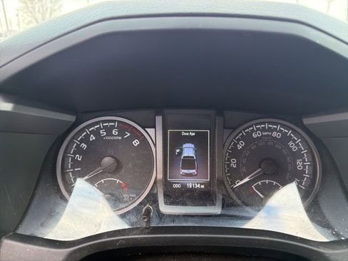 Used 2023 Toyota Tacoma TRD Off-Road image 16