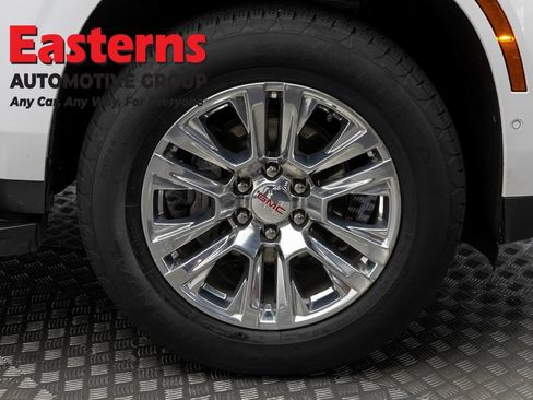Used 2025 GMC Yukon XL Denali AWD/4WD image 36