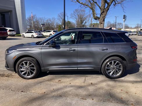 New 2026 Lincoln Corsair Premiere image 8