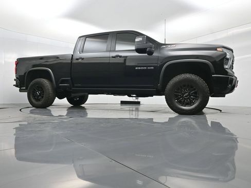 Used 2025 Chevrolet Silverado 2500 ZR2 w/ Technology Package image 52