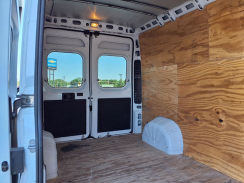 Used 2025 RAM ProMaster 2500 FWD image 21
