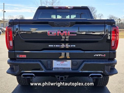 Used 2024 GMC Sierra 1500 AT4 w/ Technology Package image 4
