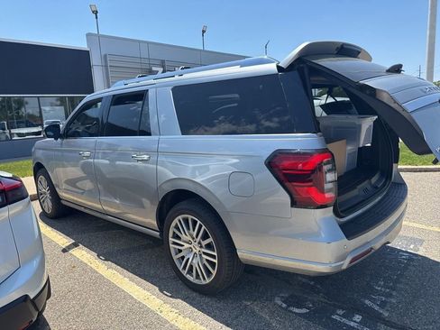 Used 2023 Ford Expedition Max Platinum AWD/4WD image 4