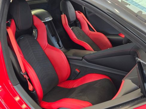 Used 2023 Chevrolet Corvette Stingray Premium Conv w/ Battery Protection Package image 8