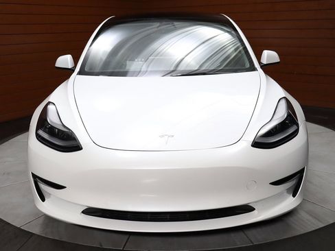 Used 2023 Tesla Model 3 Standard Range image 50