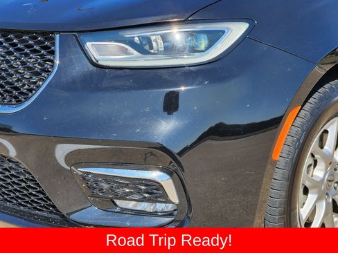 Used 2024 Chrysler Pacifica Touring-L FWD image 10