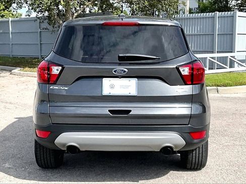 Used 2019 Ford Escape SE image 6