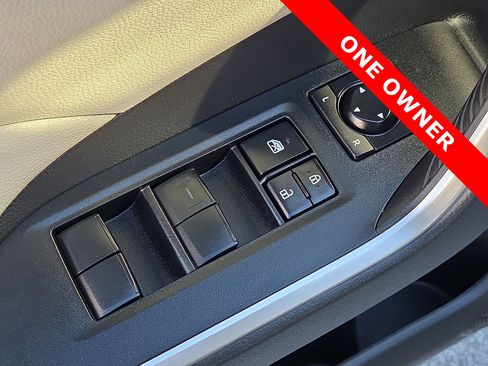 Used 2021 Toyota RAV4 XLE w/ Convenience Package image 13