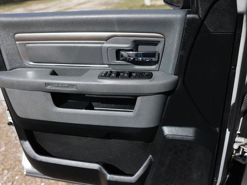 Used 2017 RAM 1500 Classic SLT image 36