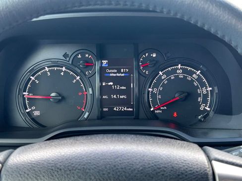Used 2022 Toyota 4Runner SR5 Premium w/ Moonroof Package RWD image 34