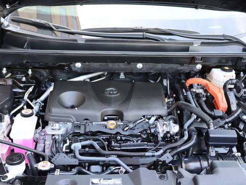 Certified 2024 Toyota RAV4 LE AWD/4WD image 33