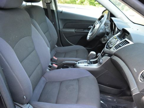 Used 2014 Chevrolet Cruze LT FWD image 17