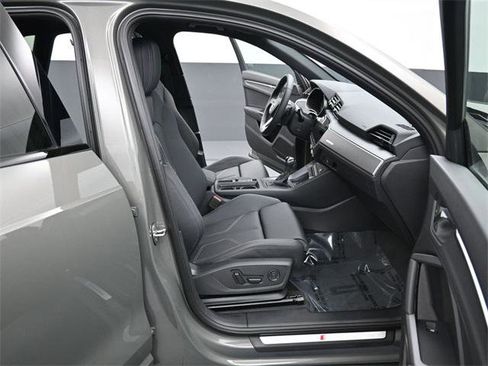 New 2025 Audi Q3 2.0T Premium image 14
