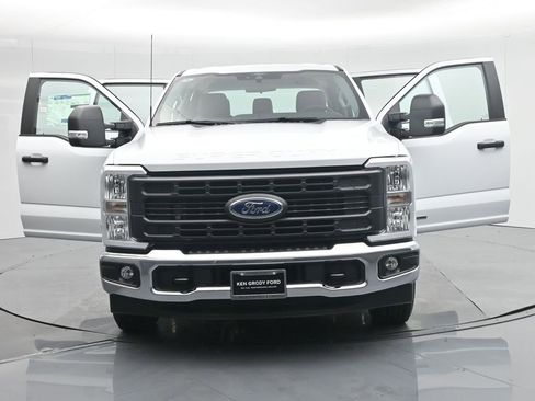 New 2026 Ford F350 XL w/ XL Chrome Package image 33