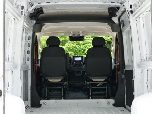 Used 2025 RAM ProMaster 2500 w/ Convenience Group FWD image 8