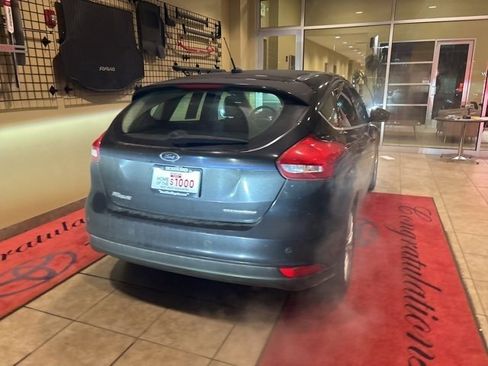 Used 2015 Ford Focus Titanium image 9