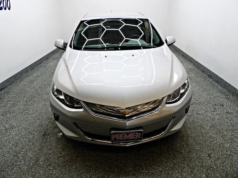 Used 2018 Chevrolet Volt LT w/ Comfort Package image 2