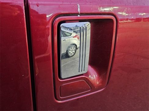 Used 2016 Ford F250 Platinum w/ FX4 Off-Road Package image 11