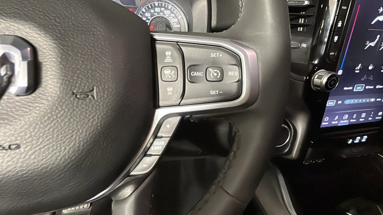 Used 2025 RAM 1500 Big Horn AWD/4WD image 21