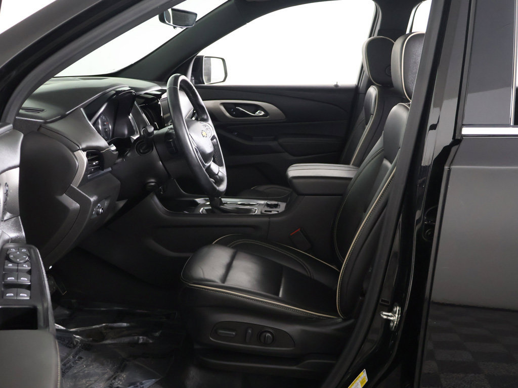 Used 2023 Chevrolet Traverse Premier AWD/4WD image 32