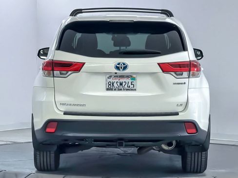 Used 2019 Toyota Highlander LE AWD/4WD image 7