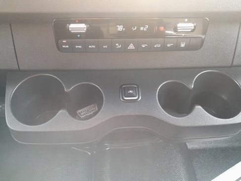 Used 2024 Mercedes-Benz Sprinter 2500 image 10