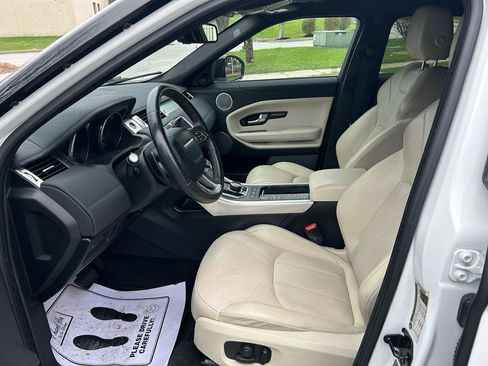 Used 2017 Land Rover Range Rover Evoque HSE image 11