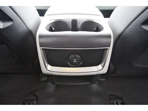 Used 2024 Kia Carnival LX FWD image 16