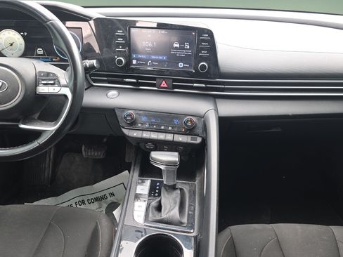 Used 2021 Hyundai Elantra SEL FWD image 9