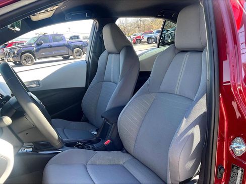 Used 2026 Toyota Corolla SE image 8