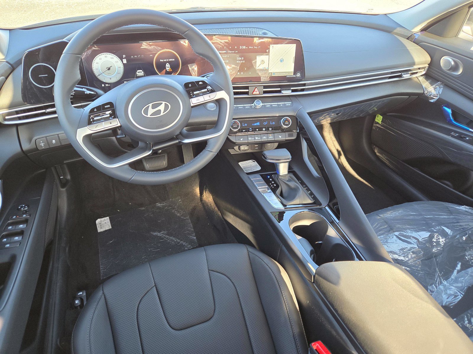 New 2026 Hyundai Elantra Limited FWD image 12