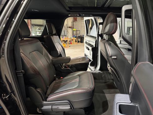 Used 2022 Ford Expedition Max Limited AWD/4WD image 22