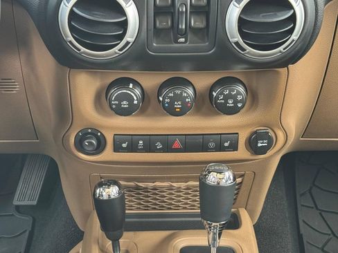 Used 2013 Jeep Wrangler Unlimited Sahara w/ Dual Top Group AWD/4WD image 15
