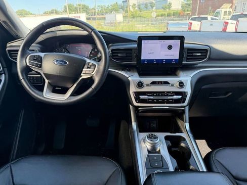 Used 2022 Ford Explorer XLT w/ Equipment Group 202A image 41